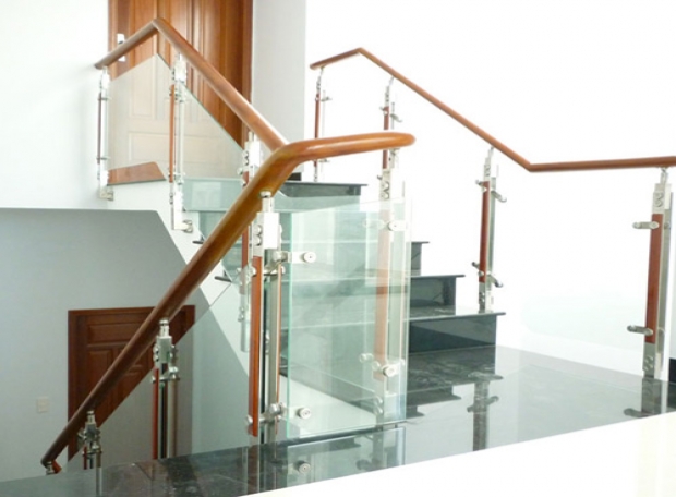 Các loại cầu thang kính âm sàn bạn nên biết