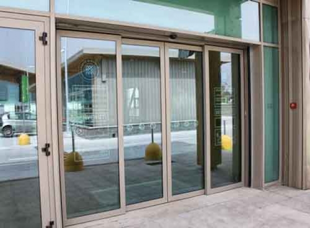 Một số ứng dụng thiết thực nhất khi bạn lắp đặt cửa kính