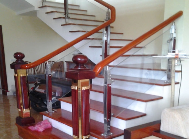 Các loại cầu thang kính và các ứng dụng thiết thực nhất của nó