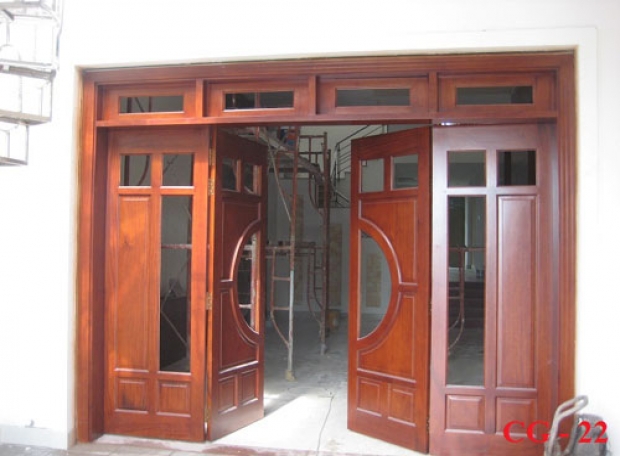Cửa sắt 4 cánh giá gỗ tại Bình Dương