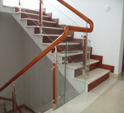 Vách kính lan can cầu thang đẹp