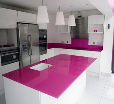 Thi công kính ốp bếp trang trí đẹp