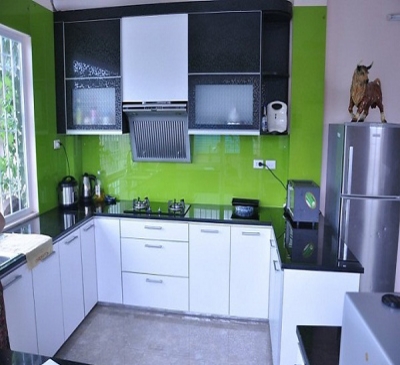 Thi công kính màu ốp bếp quận 1, quận 2, quận 3 TPHCM