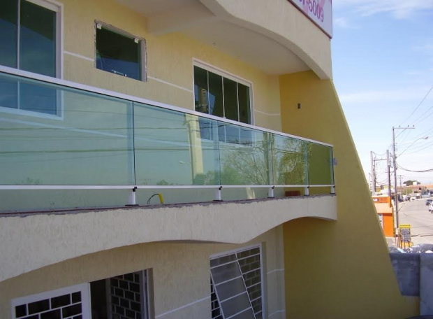 Đơn vị thi công kính cường lực ban công uy tín nhất HCM