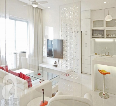 Vách kính trang trí phòng khách đẹp tại TPHCM
